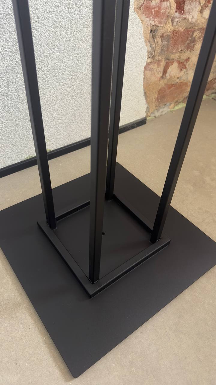 Вешалка в интерьере